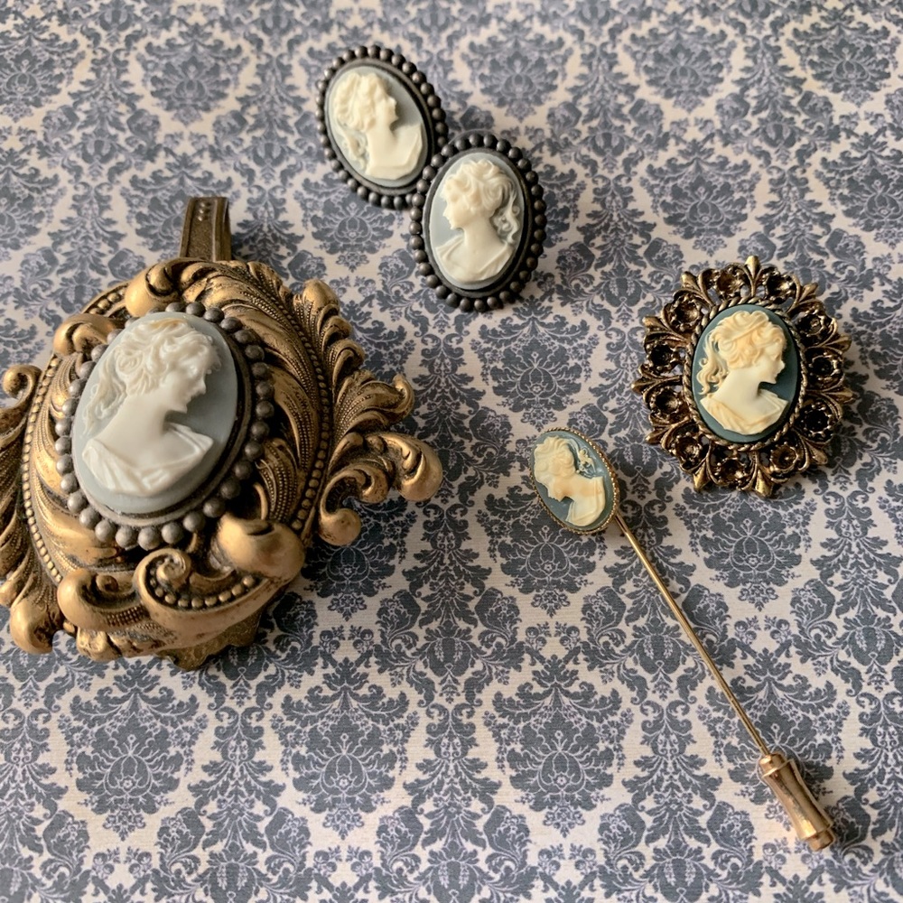 Vintage Cameo Jewelry Set